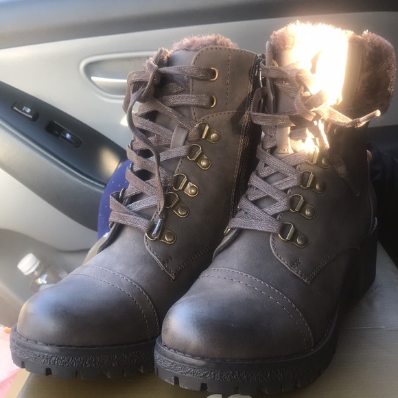 These are winter shoes and the brand name is GoodChoices. - Picture 3 of 8